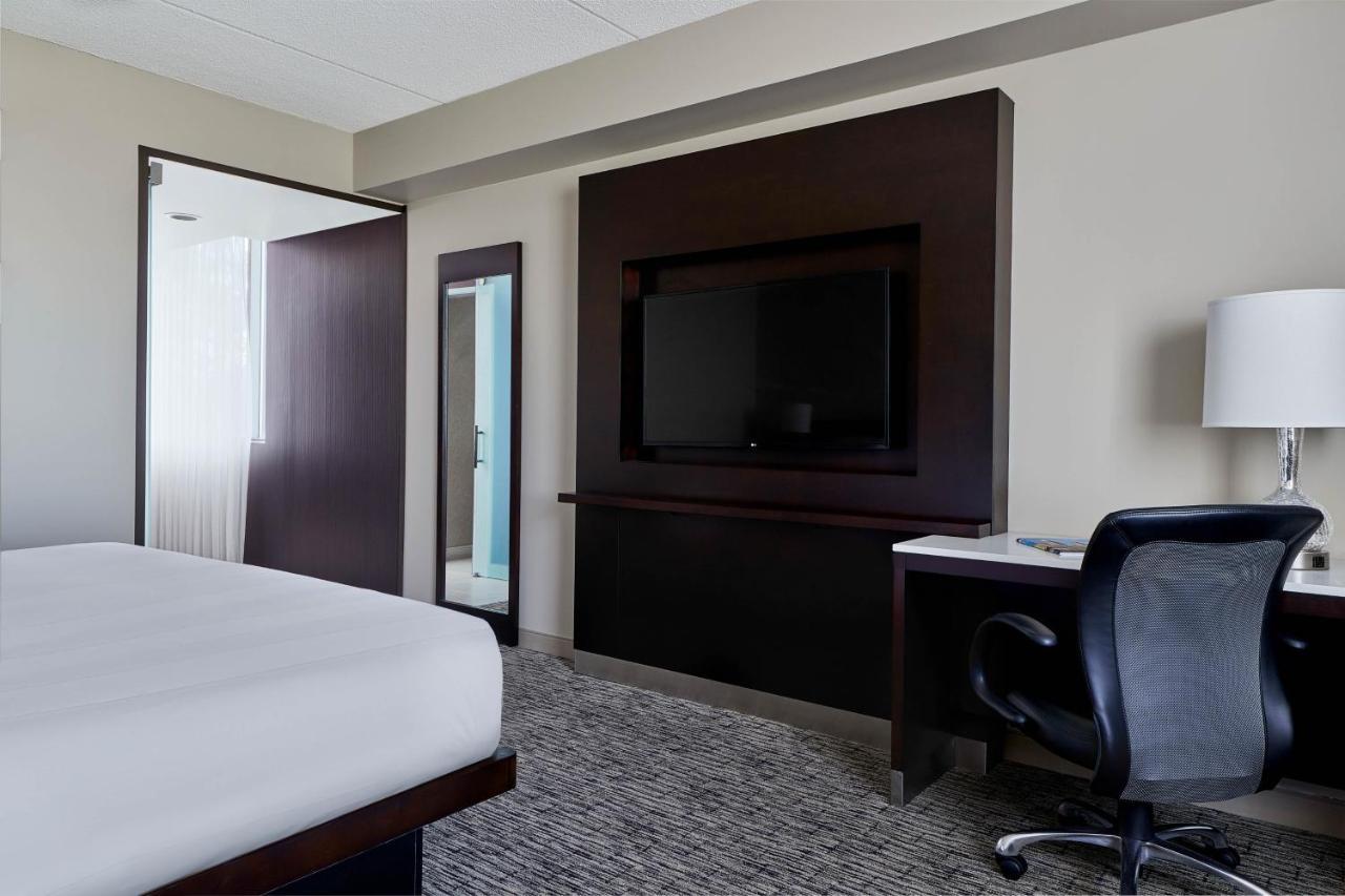 Отель Pittsburgh Marriott North Крэнберри-Тауншип Экстерьер фото