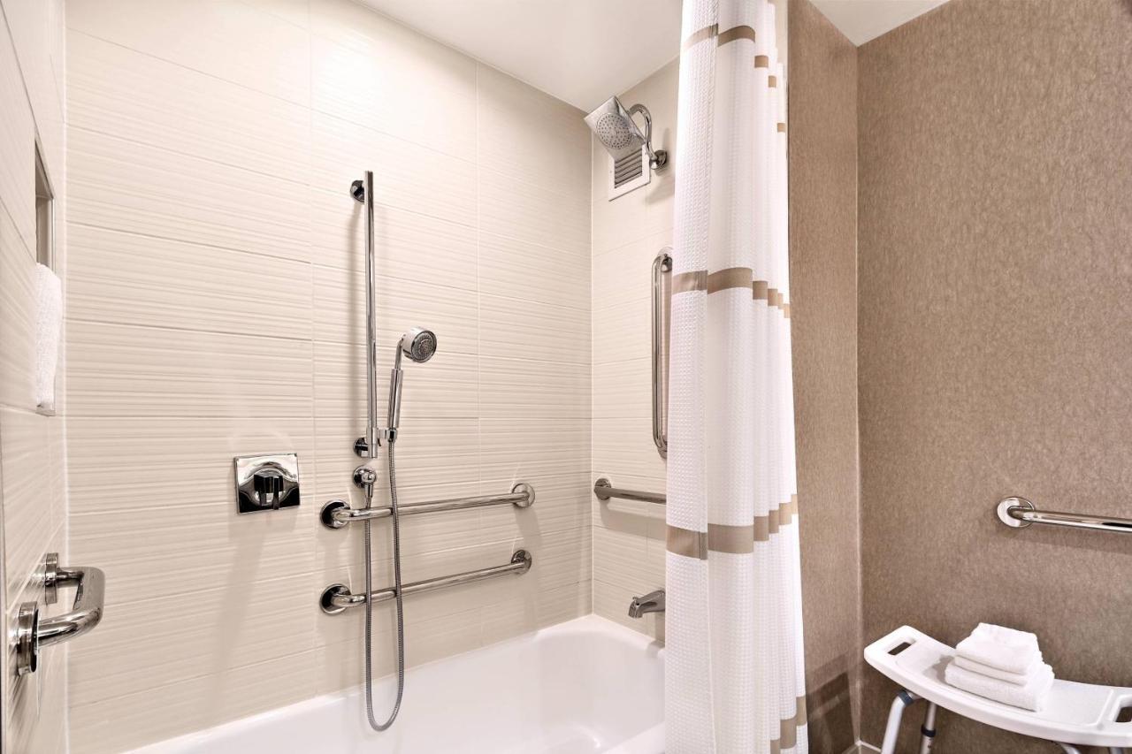 Отель Pittsburgh Marriott North Крэнберри-Тауншип Экстерьер фото